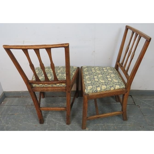 792 - A pair of Georgian light mahogany occasional chairs with drop-in seat pads re-upholstered in William... 