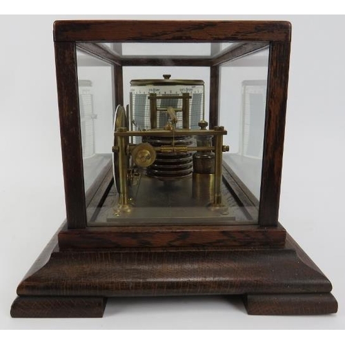 107 - A oak cased barograph and thermometer, late 19th/early 20th century. 19.5 cm height, 36.8 cm width, ... 