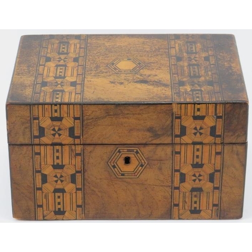 15 - A Victorian Tunbridge Ware parquetry inlaid trinket box, 19th century. Decorated with geometric parq... 