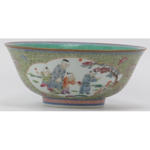 19 - A Chinese famille rose polychrome enamelled porcelain bowl, 20th century. Finely painted in overglaz... 