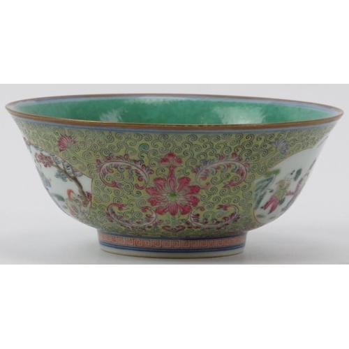 19 - A Chinese famille rose polychrome enamelled porcelain bowl, 20th century. Finely painted in overglaz... 