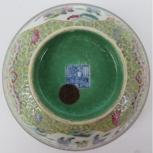 19 - A Chinese famille rose polychrome enamelled porcelain bowl, 20th century. Finely painted in overglaz... 