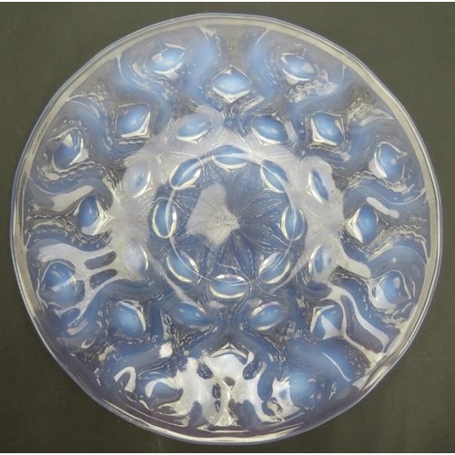 2 - A Rene Lalique ‘Bulbes’ pattern opalescent glass plate. Decorated with bulbs radiating from a centra... 