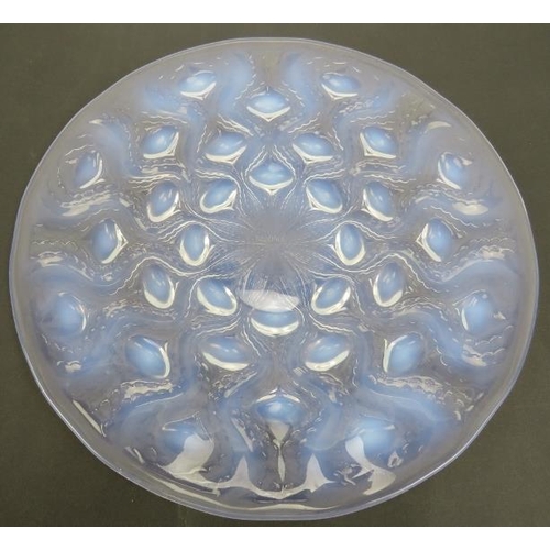 2 - A Rene Lalique ‘Bulbes’ pattern opalescent glass plate. Decorated with bulbs radiating from a centra... 