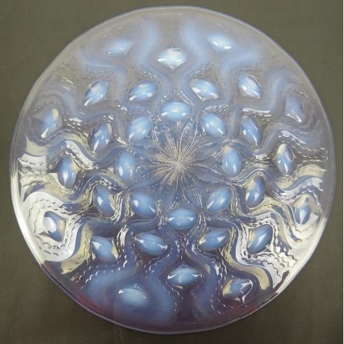 2 - A Rene Lalique ‘Bulbes’ pattern opalescent glass plate. Decorated with bulbs radiating from a centra... 