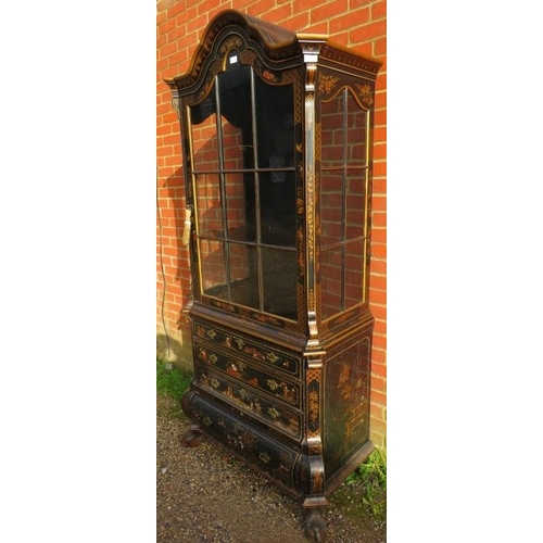 710 - A 19th century Continental ebonised display cabinet, having chinoiserie motifs with gold accents, th... 