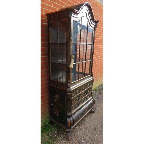 710 - A 19th century Continental ebonised display cabinet, having chinoiserie motifs with gold accents, th... 