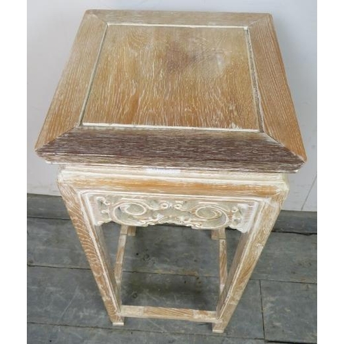 783 - A Chinese period-style limed oak jardinière stand, 20th century.
H71cm (approx).