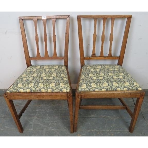 876 - A pair of Georgian light mahogany occasional chairs with drop-in seat pads re-upholstered in William... 