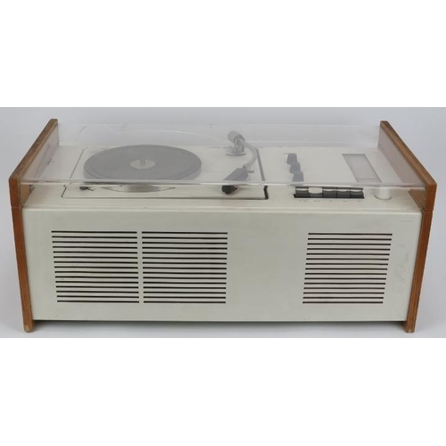 139 - A vintage Braun phonosuper SK 55 ‘Snow White’s coffin’ turntable/radio designed by Hans Gugelot, Wil... 