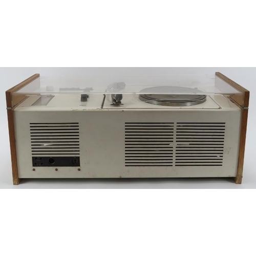 139 - A vintage Braun phonosuper SK 55 ‘Snow White’s coffin’ turntable/radio designed by Hans Gugelot, Wil... 