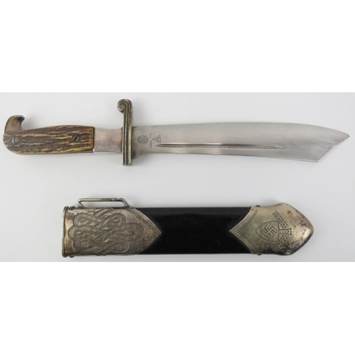 17 - A German Second World War Third Reich RAD enlisted man’s hewer. The fullered blade of scimitar style... 