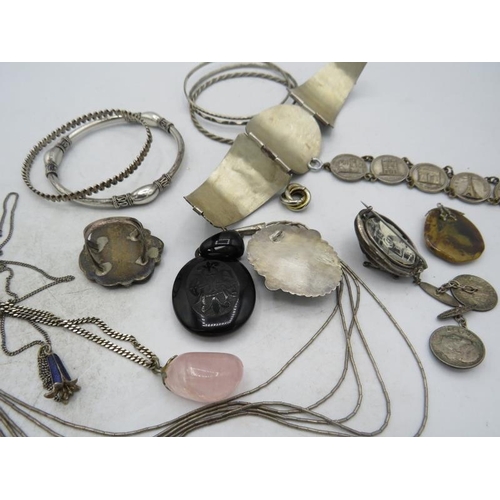 301 - A collection of mainly silver jewellery to include an onyx three stone silver panelled bracelet, mar... 