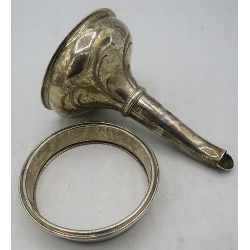 369 - A Georgian silver wine funnel (hallmarks worn), with unmarked inner rim. Approx 2.2 troy oz/68 grams... 