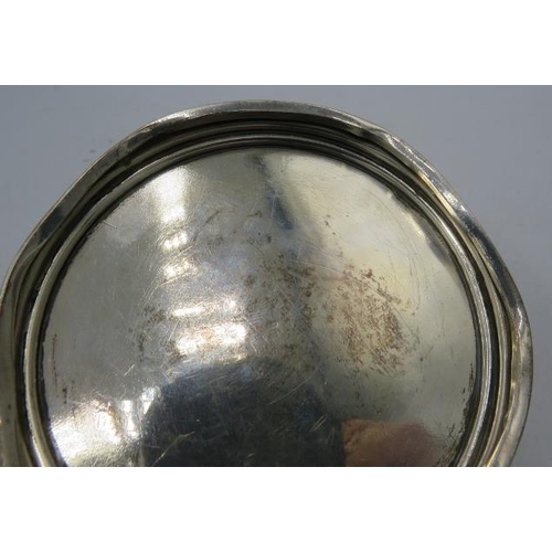 376 - A silver string box, London 1902, William Comyns & Son. Approx weight 4.2 troy oz/131 grams.
Conditi... 