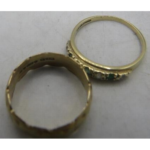 385 - A pair of 9ct yellow gold hoop earrings, a 9ct gold wedding ring and a 9ct gold ring set with green ... 