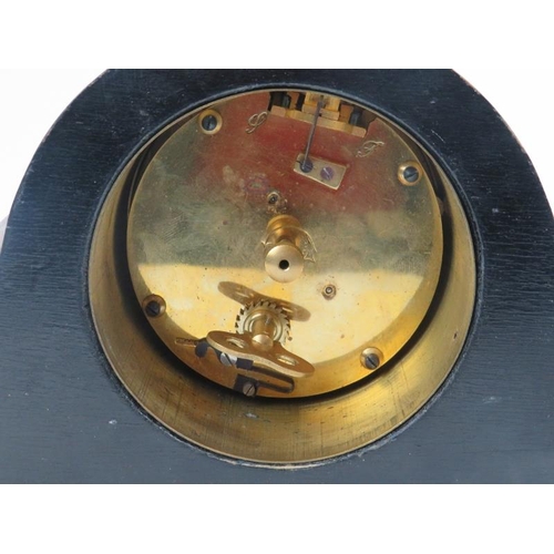 57 - An Alstons & Hallam gilt lacquered chinoiserie mantle clock, circa 1920s. French movement. 14.1 cm h... 