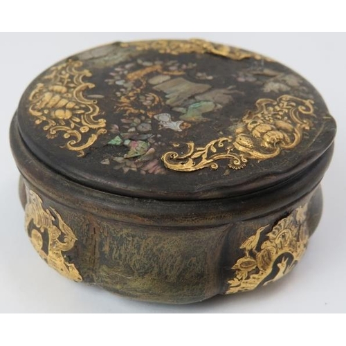 60 - A tortoiseshell snuff box, a treen snuff box of book form and a tea caddy box, 19th century. Treen b... 