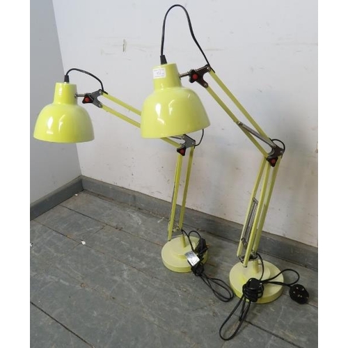 822 - A pair of vintage angle-poise desk lamps, in cream enamel. 
H80cm W38cm D17cm (approx). 
Condition r... 