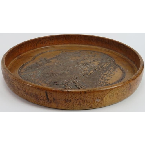 115 - A Japanese carved wood tray with crossed Japanese Empire flags to the reverse, early 20th century. 3... 