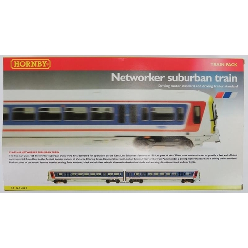 190 - Toys: A Hornby OO Gauge two car Class 466 Networker suburban train. 
Condition report: Good visual c... 