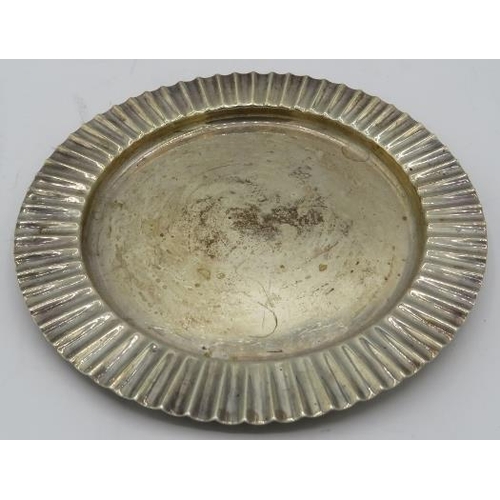 311 - A small silver circular dish, Sheffield 1972. Approx weight 3.5 troy oz/109 grams.
Condition report:... 