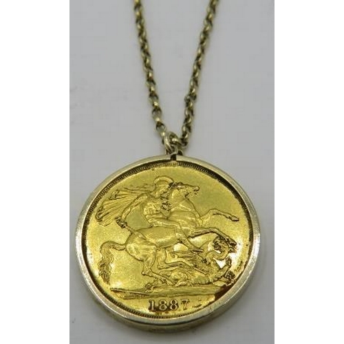 319 - A Victorian double gold sovereign 1887 on a link chain, boxed. Approx weight 27 grams.
Condition rep... 