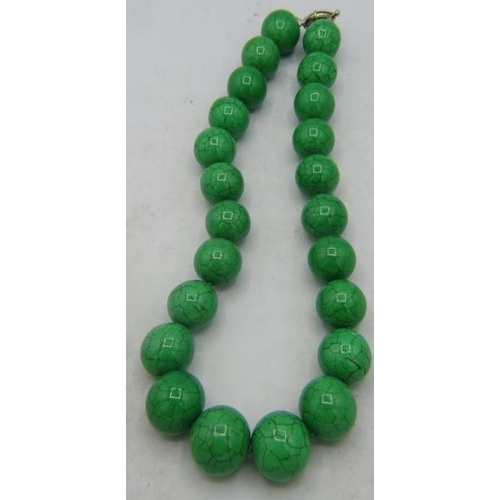 363 - Green howlite gemstone necklace. Large 20mm stones of even size, individually knotted, single strand... 