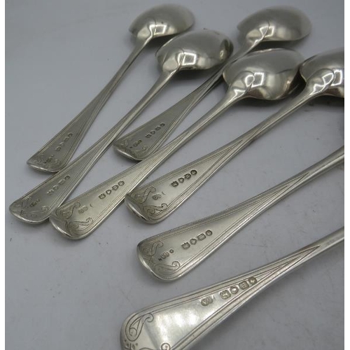 367 - A set of six Victorian silver dessert spoons and matching dessert forks. Forks, London 1867 and spoo... 