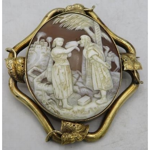 382 - A large antique pinch-beck cameo brooch of a biblical scene. Approx 3