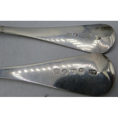 427 - A pair of Georgian silver table spoons, Newcastle 1802, Thomas Watson. Approx weight 4 troy oz/124 g... 