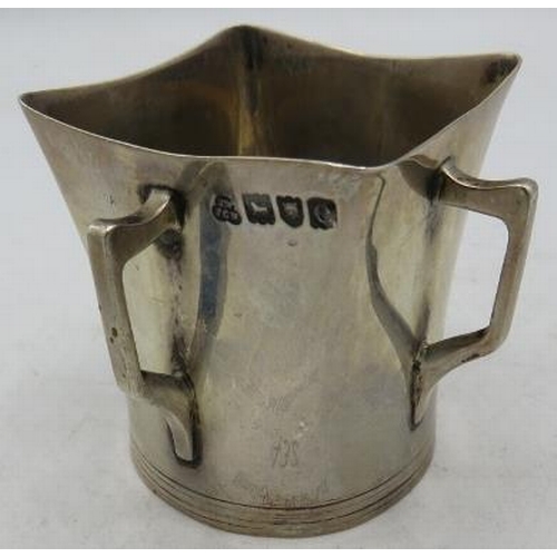 432 - A silver 'mether' cup, London 1900. Approx 2