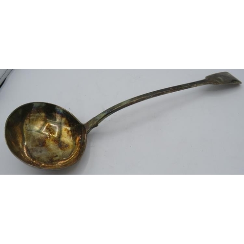 475 - A Georgian silver soup ladle, London 1830, William Chawner II. Approx weight 6.8 troy oz/177 grams. ... 