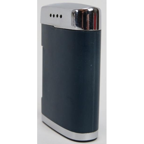 49 - A rare vintage Ronson Varaflame Roll Royce logo branded lighter. 6.1 cm height.
Condition report: So... 