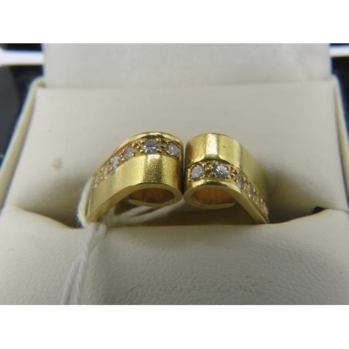 498 - A bespoke 18ct yellow gold scroll ring set with two opposing rows of 7 diamonds, approx 0.25cts, box... 