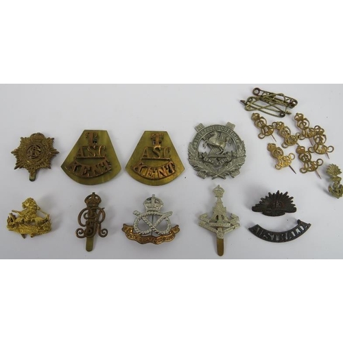 66 - Militaria: A collection of British and Commonwealth military badges. (Quantity).
Condition report: S... 