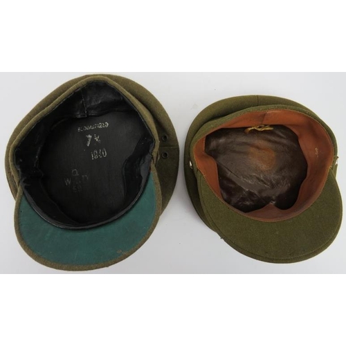 67 - Militaria: Two British army officers peaked caps, 20th century. (2 items).
Condition report: Some ag... 