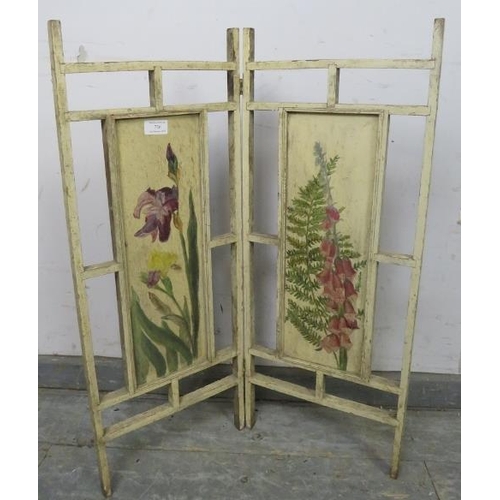 736 - A small antique two-section folding screen, the inset panels with hand-painted foliate decoration.
H... 