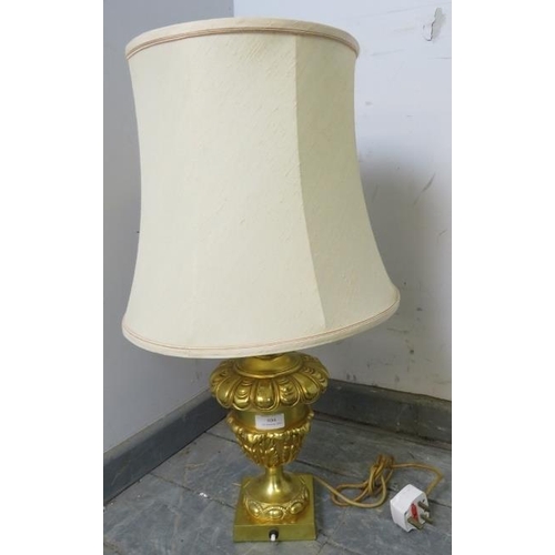 804 - A good quality vintage gilt brass table lamp, having relief acanthus decoration in the Classical tas... 