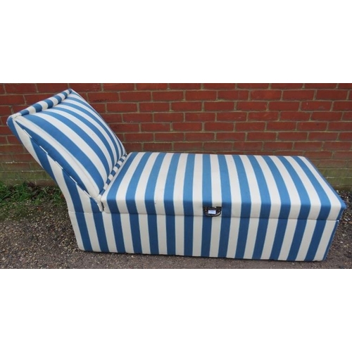 884 - A vintage chaise lounge/ottoman re-upholstered in good quality blue and white striped material, the ... 