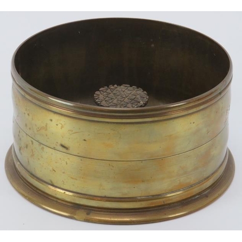 21 - A large World War I Trench Art artillery shell ash tray. 8.3 cm height, 16.5 cm diameter.
Condition ... 