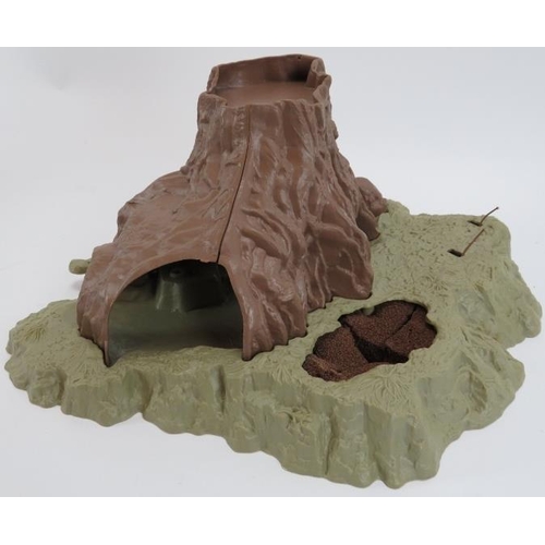 244 - Star Wars: A 1981 vintage Kenner The Empire Strikes Back Dagobah Action Playset. 
Condition report: ... 