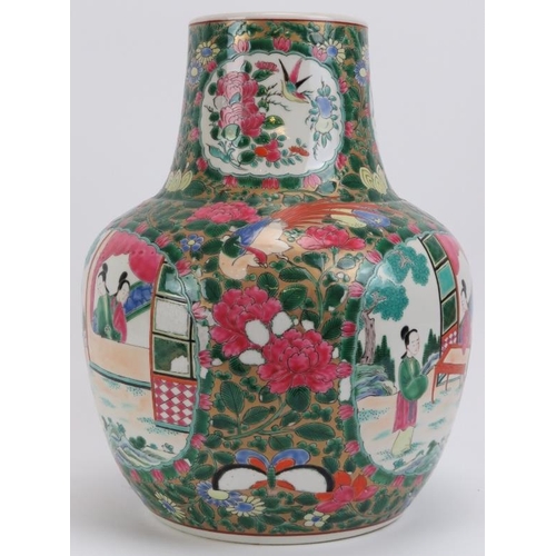 61 - A Chinese Famille Rose porcelain vase, 20th century. 30.5 cm height.
Condition report: Some age rela... 