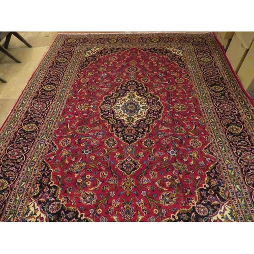 917 - Central Persian Isfahan carpet, central medallion, pale blue - cream - red, with wide borders, 353cm... 