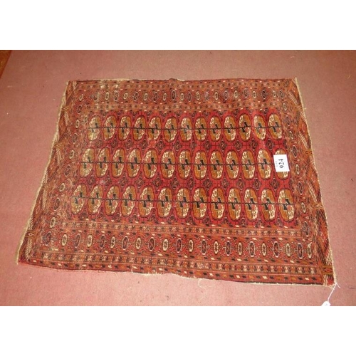 924 - An early-mid 20th century Persian rug. 150cm x 120cm (approx).
Condition report: Some wear and tear.