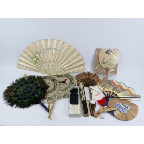 106 - A large collection of vintage fans, 20th century. (Quantity) Condition report: Varying states of age... 