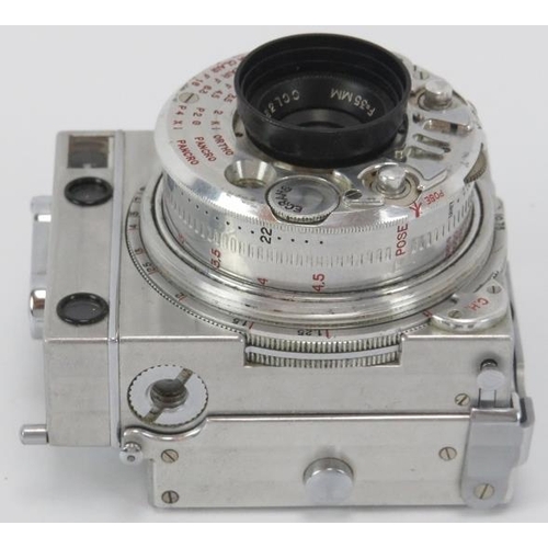 124 - A Vintage Swiss Jaeger le Coultre Co Compass Camera II. No 3365. 35MM lens. Instruction manuals incl... 