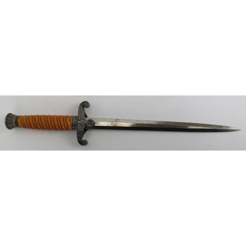 180 - Militaria: A WWII German Third Reich Army Officers dress dagger. Modelled with a steel oak leaf pomm... 