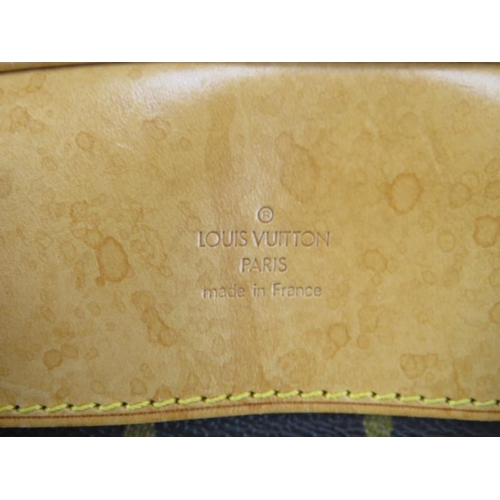 204 - A Louis Vuitton monogram canvas leather Alize 24 Heures travel bag. Brand code: VI0011. Approximate ... 