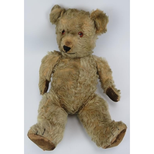 232 - A vintage golden mohair plush teddy bear with growler. 55 cm approximate height.
Condition report: S... 